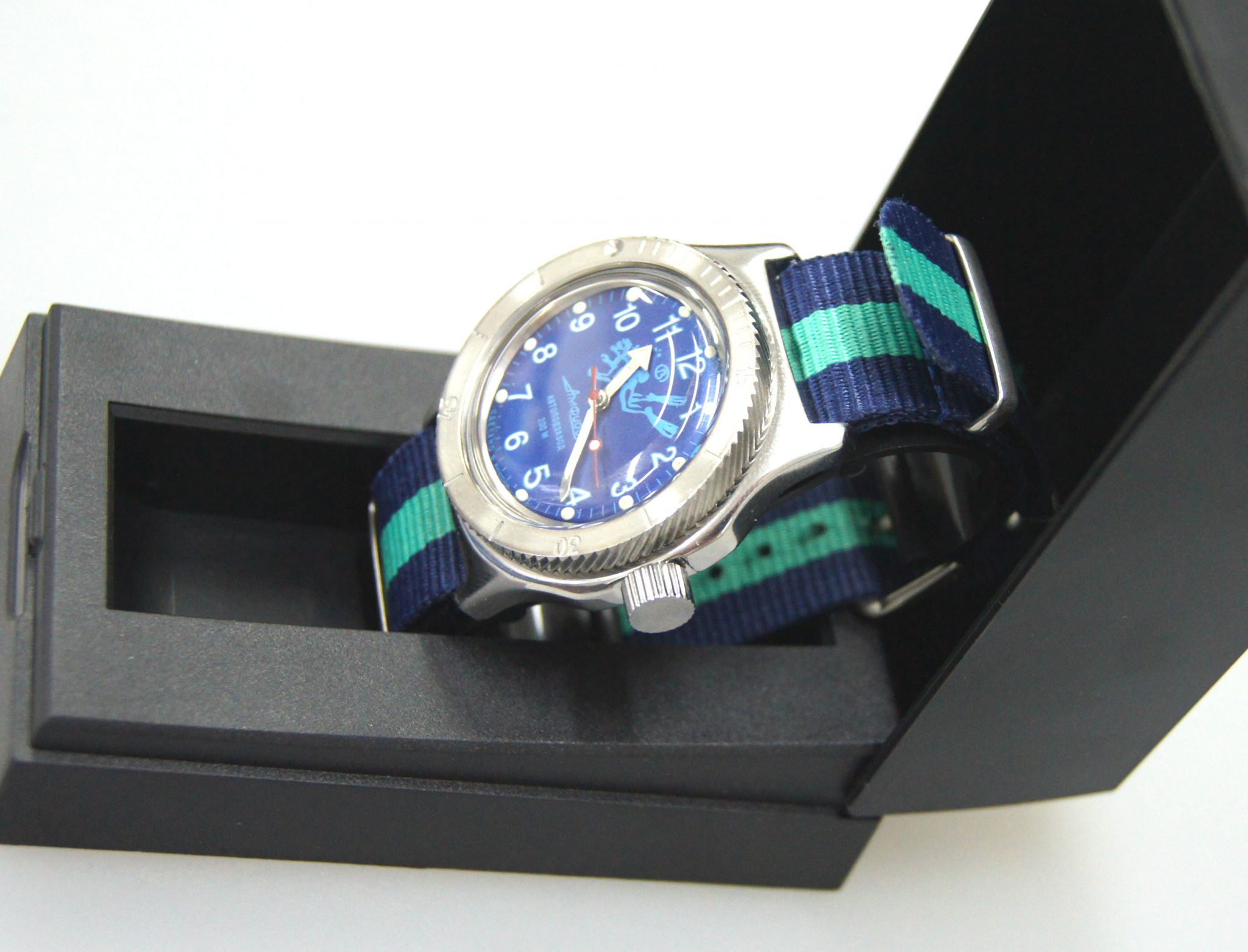 Vostok Amphibia Mod Watch (Mod 34 – blue scuba dude) – Vostok Amphibia  Wathes, Komandirskie Watches, Vostok Europe