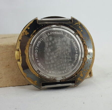 Raketa golden shockproof watch with calendar day+date